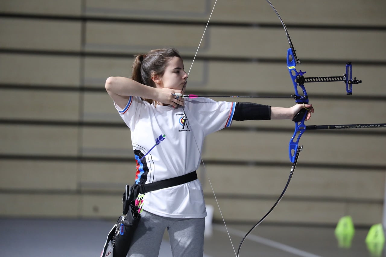 Une jeune Châtillonnaise, Noémie Becquet, douze ans, championne  du tir à l’arc