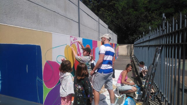 Une nouvelle fresque sur le mur du skate Park