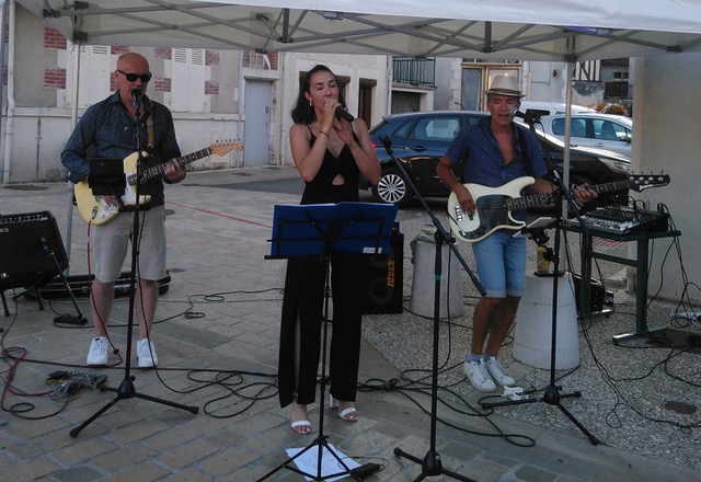 Ambiance musicale sur la place Sainte-Anne