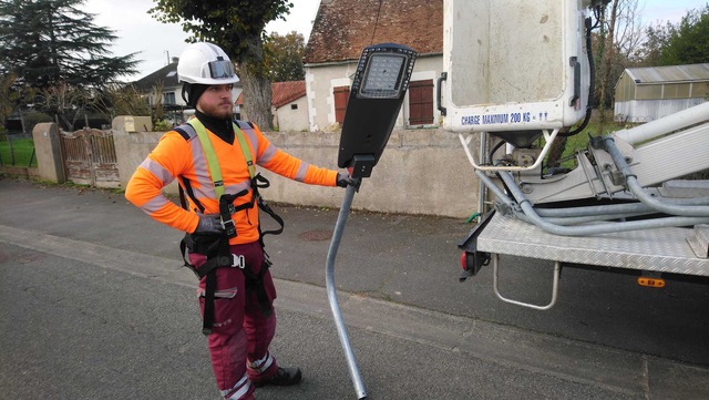 Dans Châtillon, l’éclairage public 100 % LED de l’ensemble de la commune est pour bientôt