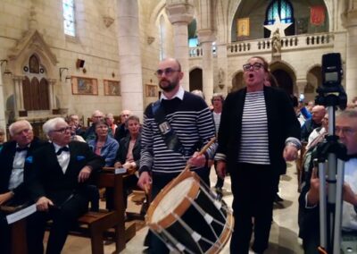 Les Châtillon de France chantent en concert