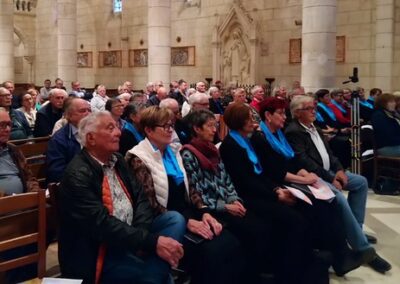 Les Châtillon de France chantent en concert