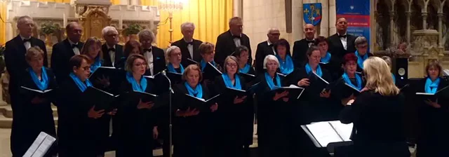 Les Châtillon de France chantent en concert