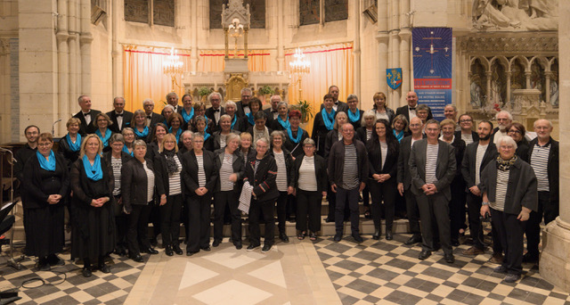 Les Châtillon de France chantent en concert