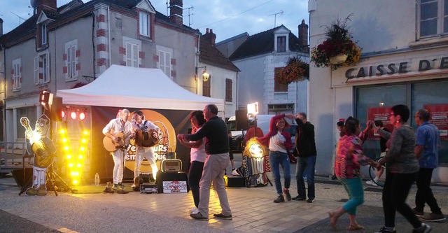 Châtillon en robe de fête