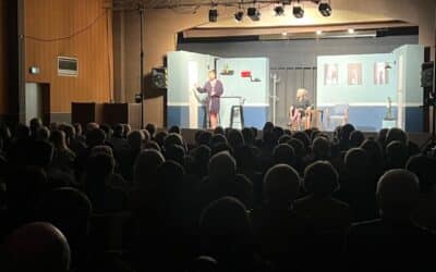 Pas une chaise de libre au spectacle de la troupe du Strapontin !