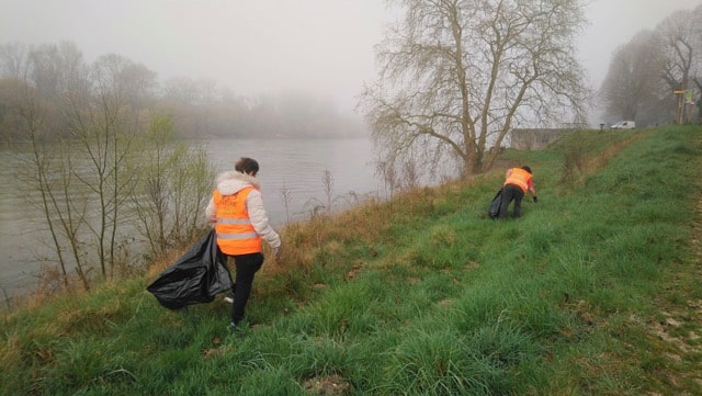 Une matinée citoyenne pour nettoyer les berges de Loire