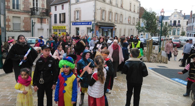 Un carnaval joyeux et coloré pour les p’tits loustics