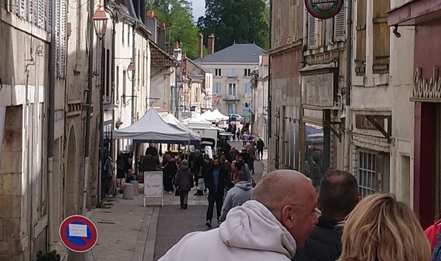 Le premier marché de printemps anime le centre-ville