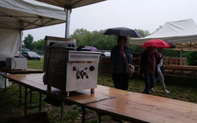 Un vide-grenier mouillé à Mantelot
