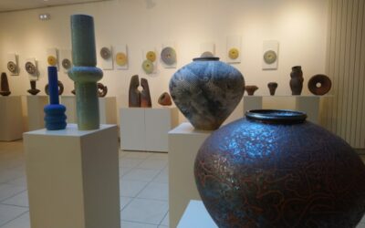 Un artiste potier à l’espace culturel