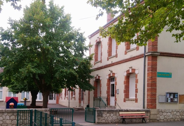 Façade de l’école primaire de Châtillon-sur-Loire