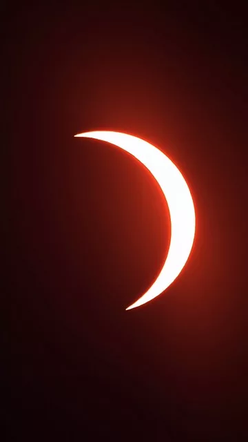 Croissant solaire de l’éclipse partielle photographié à Gien par Marine Razafindrainibe avec un Seestar S50