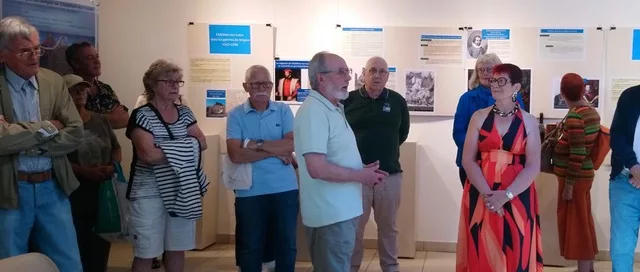Les auteurs et les élus présentent l’exposition Quatre siècles de protestantisme à Châtillon